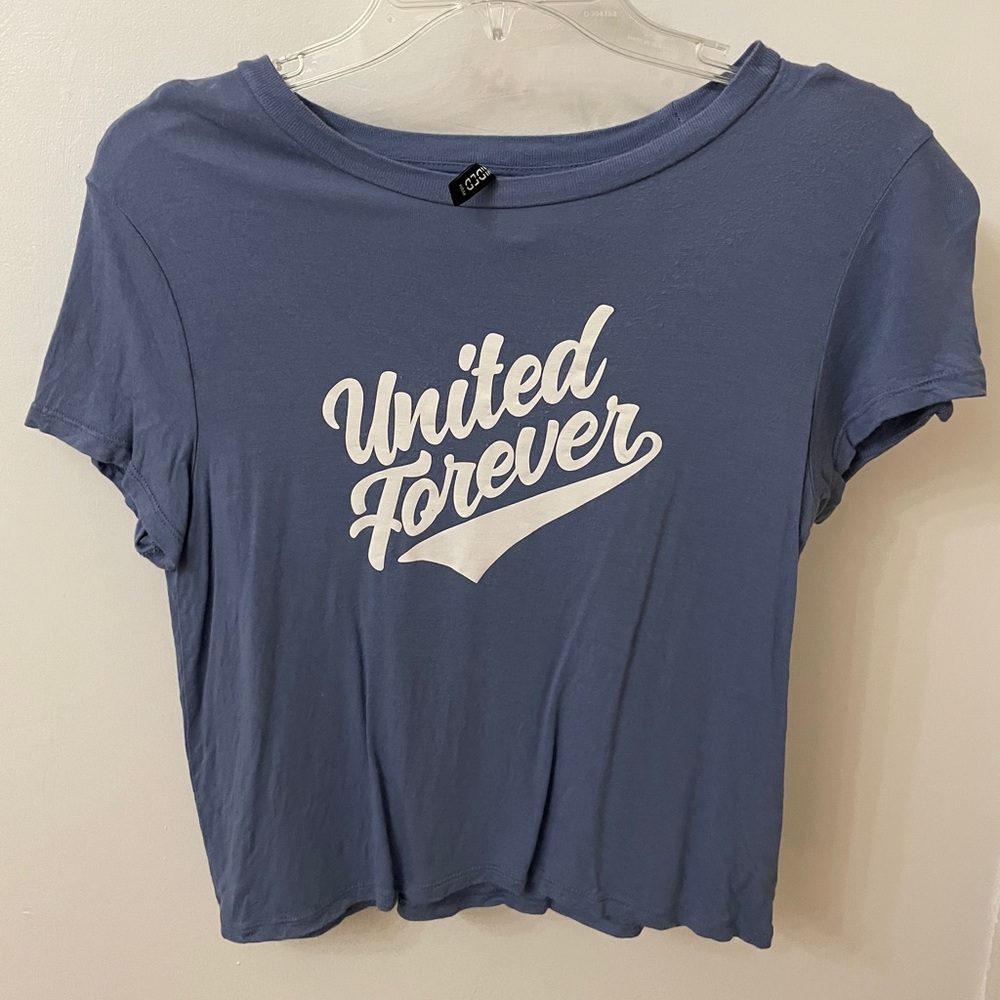 🦋3 for $15🦋 Short Sleeve H&M T-shirt